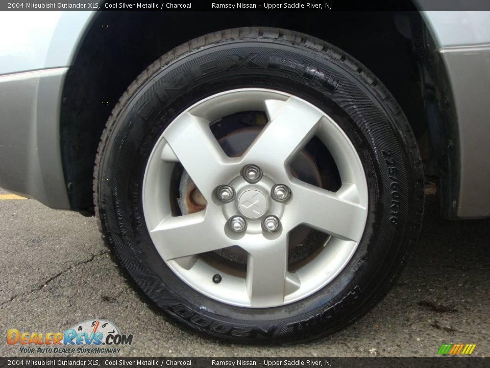2004 Mitsubishi Outlander XLS Cool Silver Metallic / Charcoal Photo #23