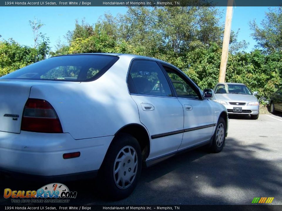 1994 Honda Accord LX Sedan Frost White / Beige Photo #3