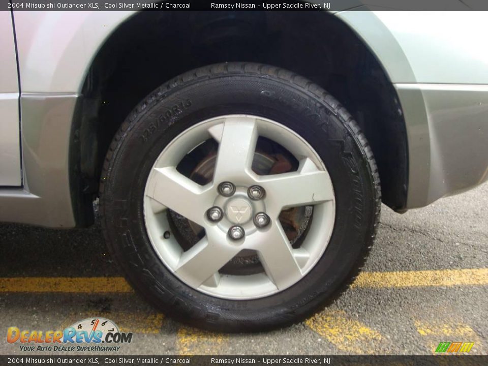 2004 Mitsubishi Outlander XLS Cool Silver Metallic / Charcoal Photo #26