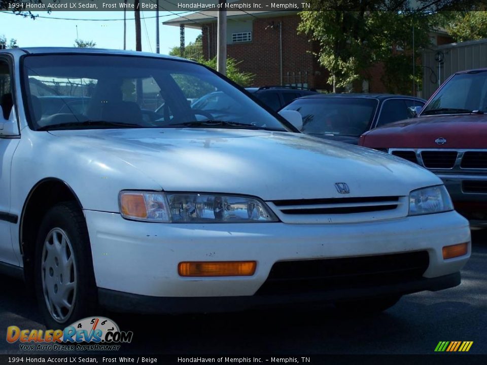 1994 Honda Accord LX Sedan Frost White / Beige Photo #4