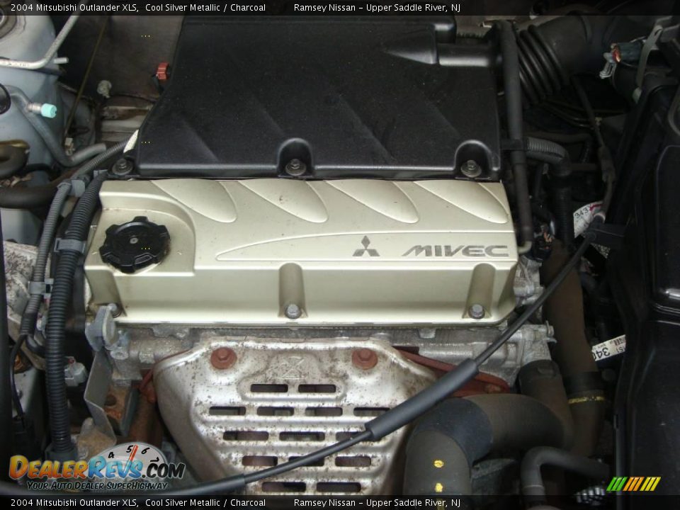 2004 Mitsubishi Outlander XLS Cool Silver Metallic / Charcoal Photo #28