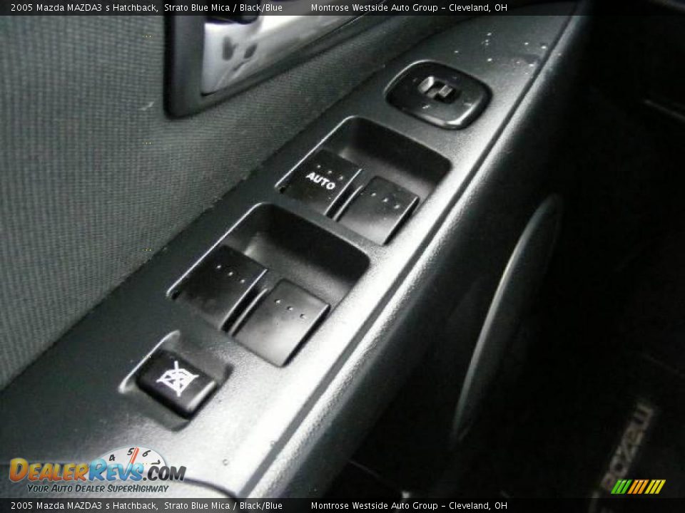 2005 Mazda MAZDA3 s Hatchback Strato Blue Mica / Black/Blue Photo #23