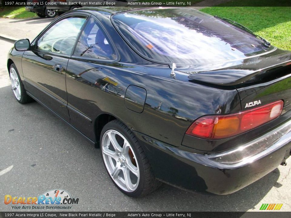 1997 Acura Integra LS Coupe New Black Pearl Metallic / Beige Photo #4