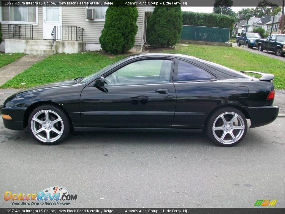 1997 Acura Integra LS Coupe New Black Pearl Metallic / Beige Photo #5