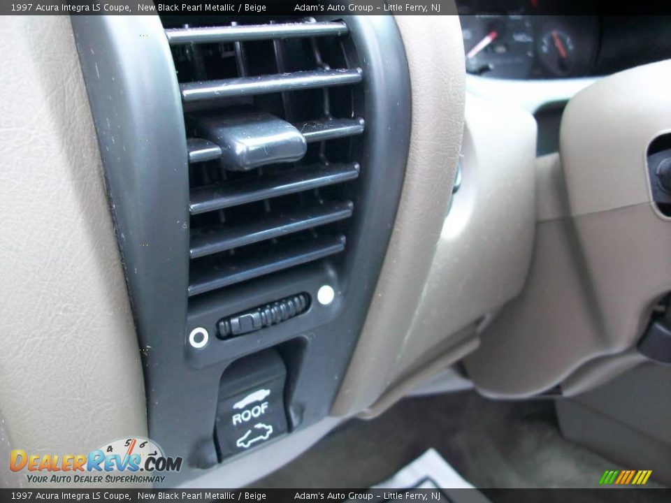 1997 Acura Integra LS Coupe New Black Pearl Metallic / Beige Photo #12