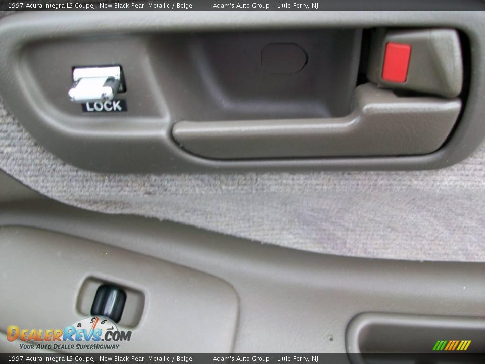 1997 Acura Integra LS Coupe New Black Pearl Metallic / Beige Photo #17