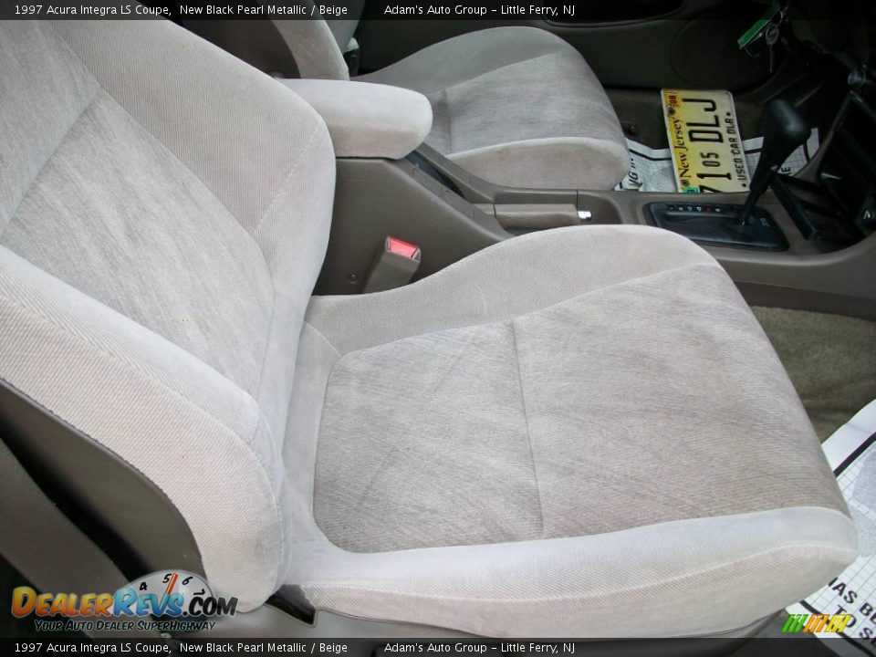 1997 Acura Integra LS Coupe New Black Pearl Metallic / Beige Photo #18