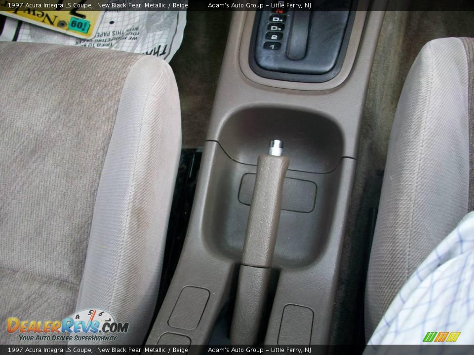 1997 Acura Integra LS Coupe New Black Pearl Metallic / Beige Photo #23