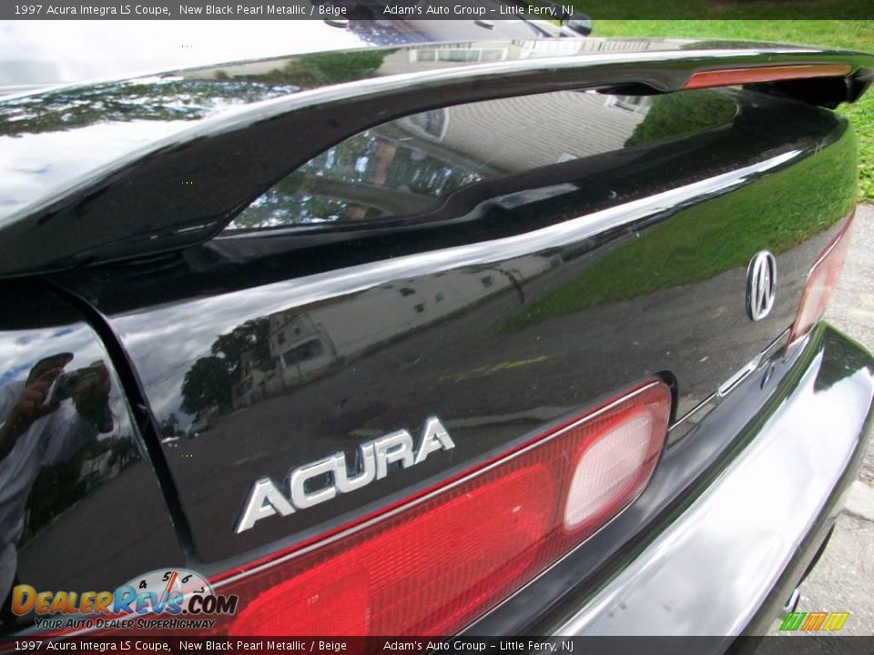 1997 Acura Integra LS Coupe New Black Pearl Metallic / Beige Photo #28