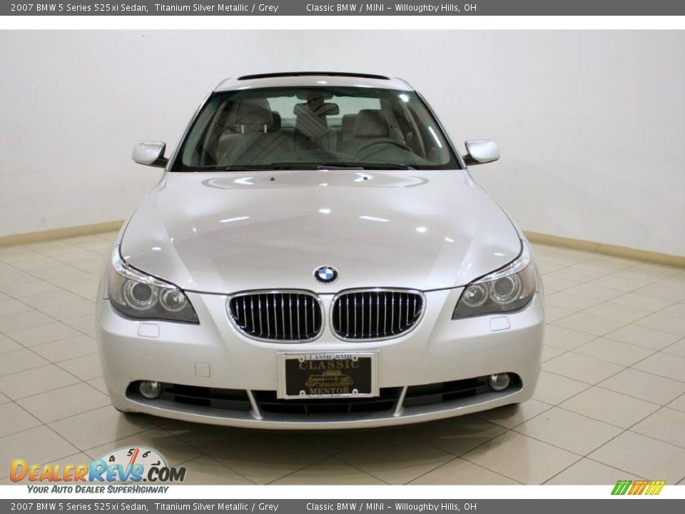 2007 BMW 5 Series 525xi Sedan Titanium Silver Metallic / Grey Photo #2