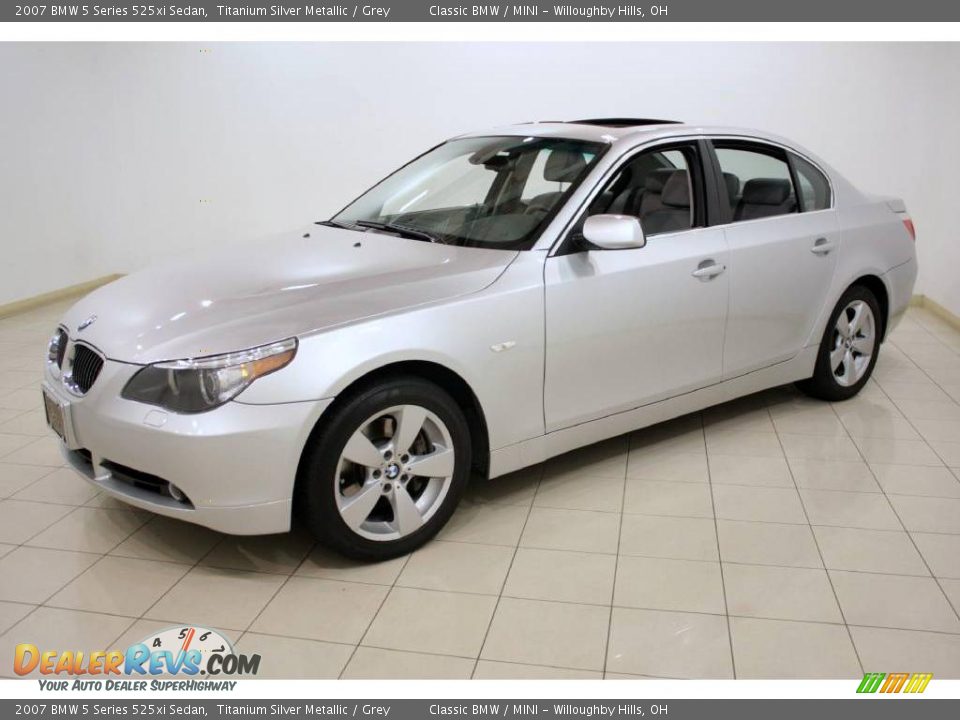 2007 BMW 5 Series 525xi Sedan Titanium Silver Metallic / Grey Photo #3