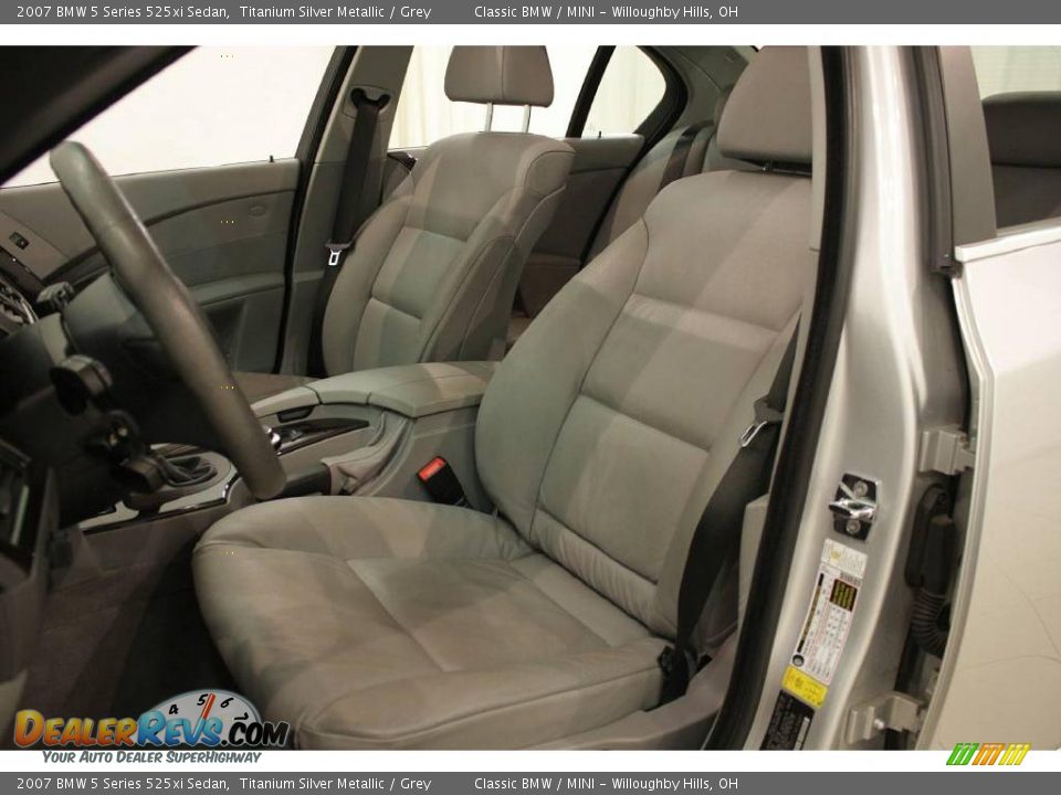 2007 BMW 5 Series 525xi Sedan Titanium Silver Metallic / Grey Photo #12