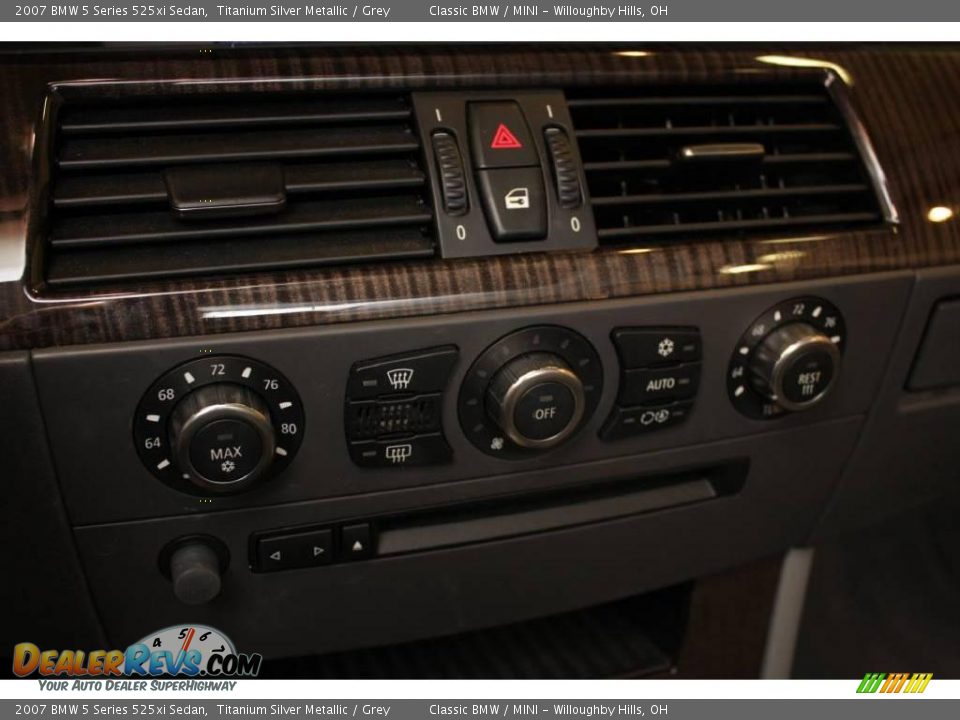 2007 BMW 5 Series 525xi Sedan Titanium Silver Metallic / Grey Photo #17