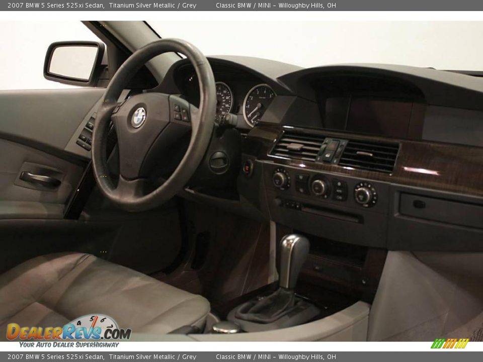 2007 BMW 5 Series 525xi Sedan Titanium Silver Metallic / Grey Photo #19