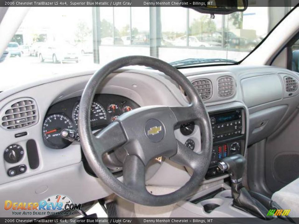 2006 Chevrolet TrailBlazer LS 4x4 Superior Blue Metallic / Light Gray Photo #10