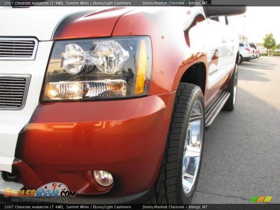 2007 Chevrolet Avalanche LT 4WD Summit White / Ebony/Light Cashmere Photo #3