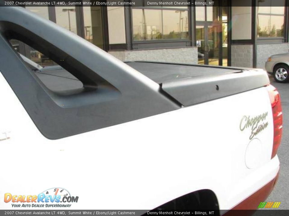 2007 Chevrolet Avalanche LT 4WD Summit White / Ebony/Light Cashmere Photo #14