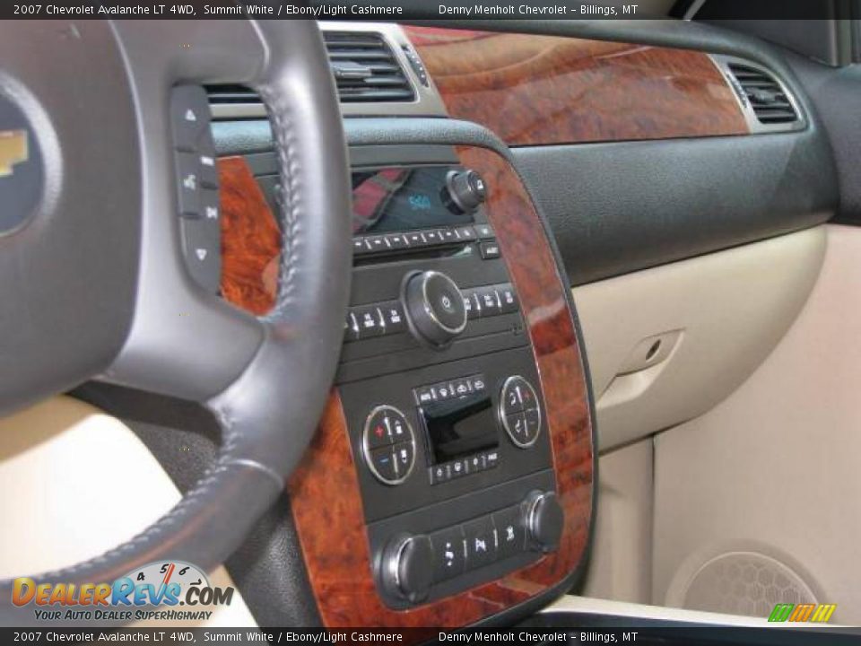 2007 Chevrolet Avalanche LT 4WD Summit White / Ebony/Light Cashmere Photo #19