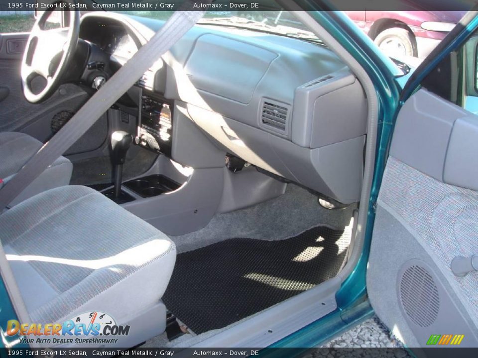 1995 Ford Escort LX Sedan Cayman Teal Metallic / Gray Photo #11