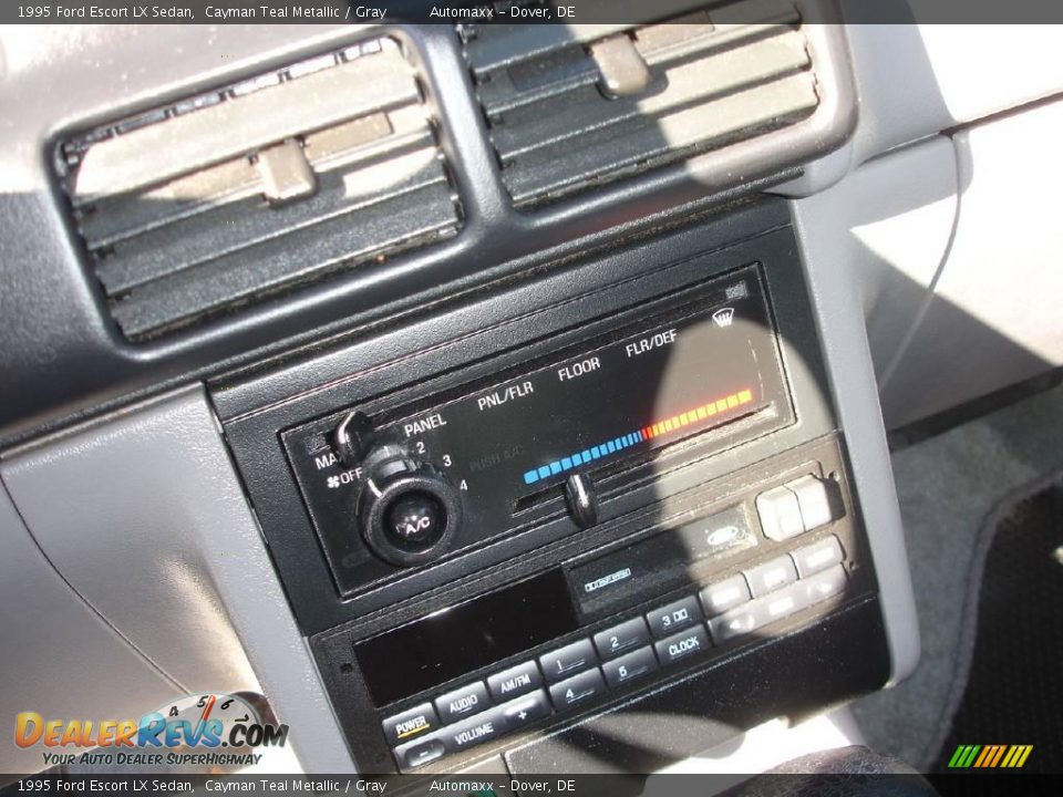 1995 Ford Escort LX Sedan Cayman Teal Metallic / Gray Photo #23