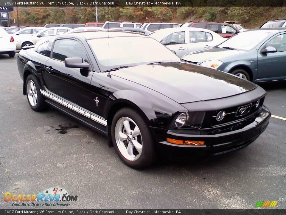 2007 Ford Mustang V6 Premium Coupe Black / Dark Charcoal Photo #1