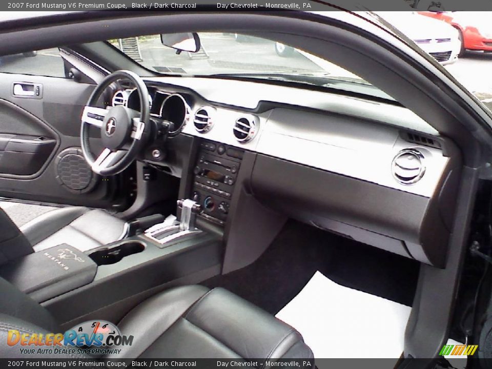 2007 Ford Mustang V6 Premium Coupe Black / Dark Charcoal Photo #10