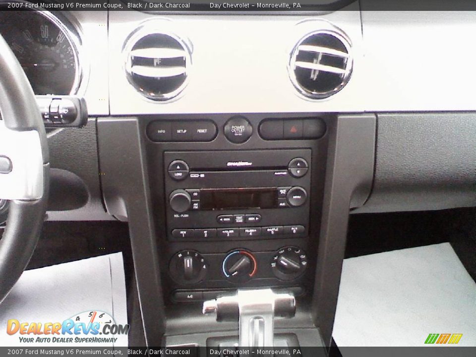 2007 Ford Mustang V6 Premium Coupe Black / Dark Charcoal Photo #13