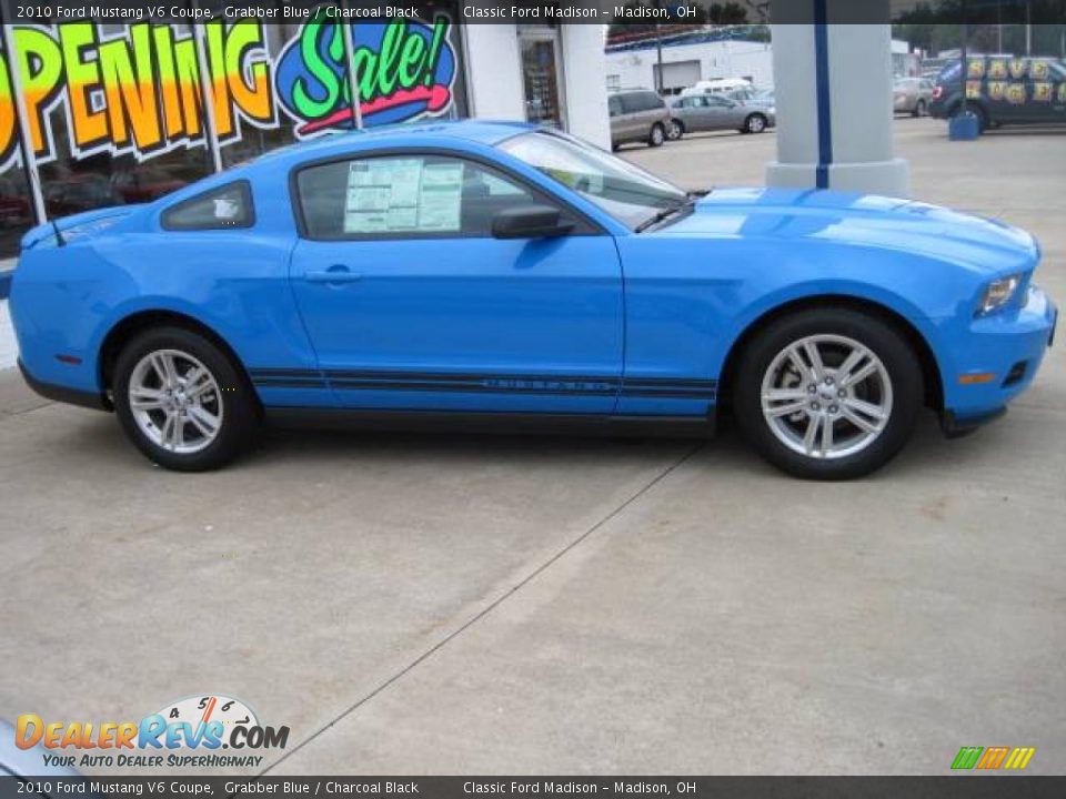 2010 Ford Mustang V6 Coupe Grabber Blue / Charcoal Black Photo #4