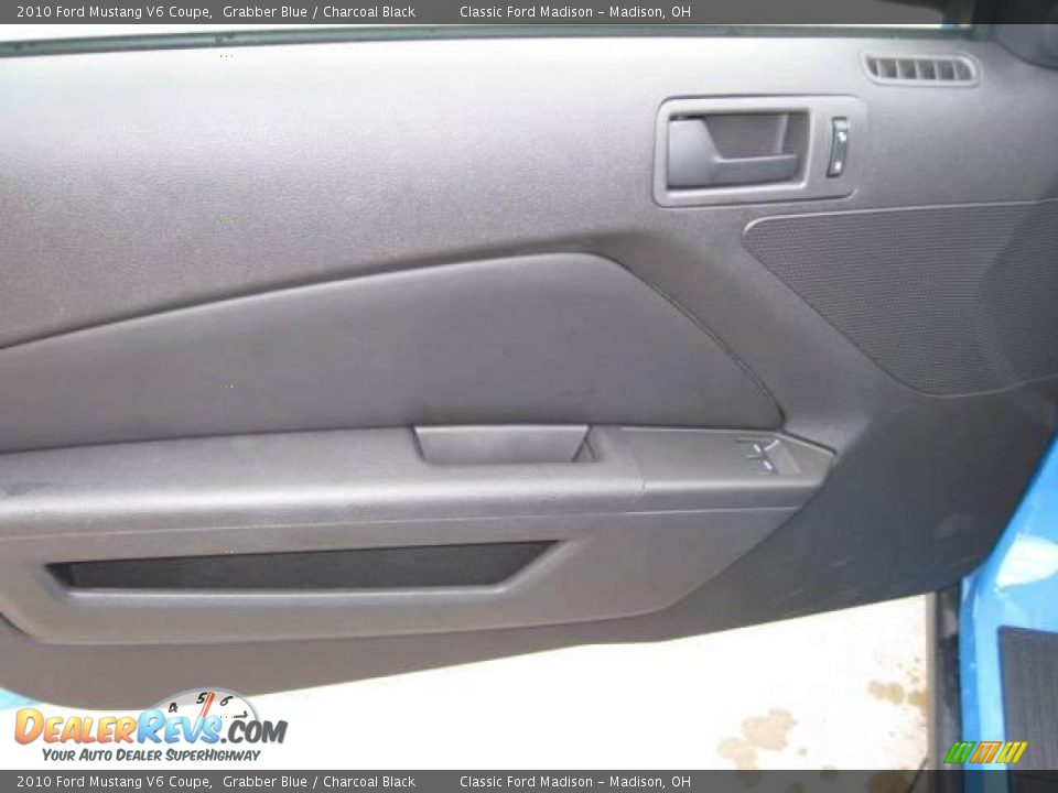 2010 Ford Mustang V6 Coupe Grabber Blue / Charcoal Black Photo #9