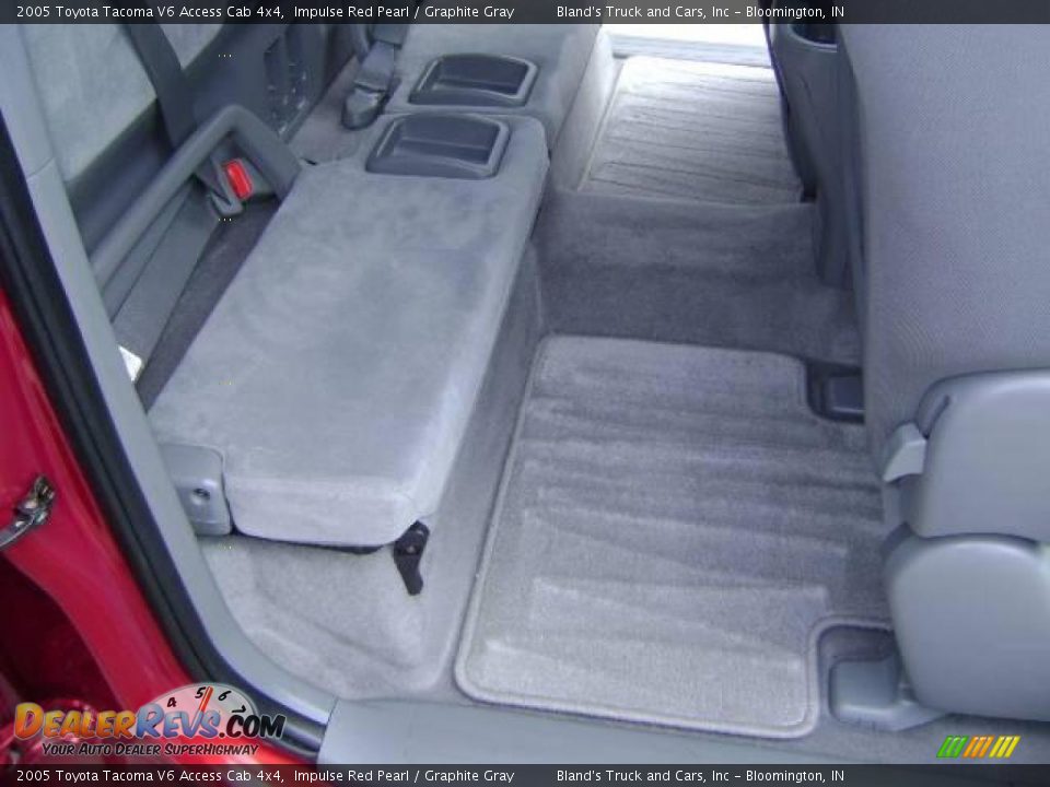 2005 Toyota Tacoma V6 Access Cab 4x4 Impulse Red Pearl / Graphite Gray Photo #12