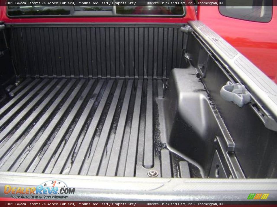 2005 Toyota Tacoma V6 Access Cab 4x4 Impulse Red Pearl / Graphite Gray Photo #15