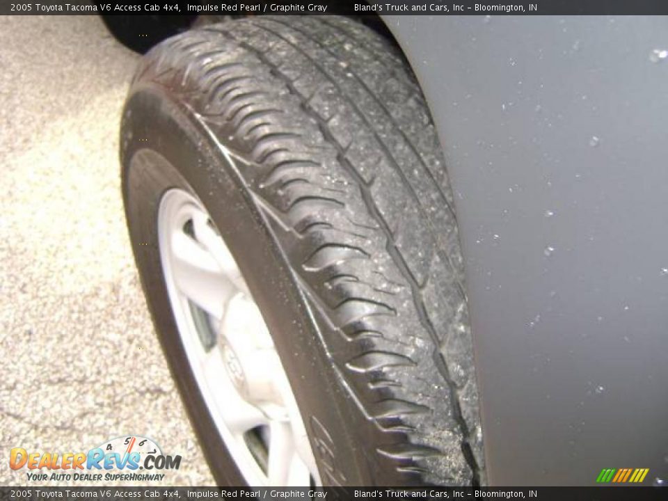 2005 Toyota Tacoma V6 Access Cab 4x4 Impulse Red Pearl / Graphite Gray Photo #26