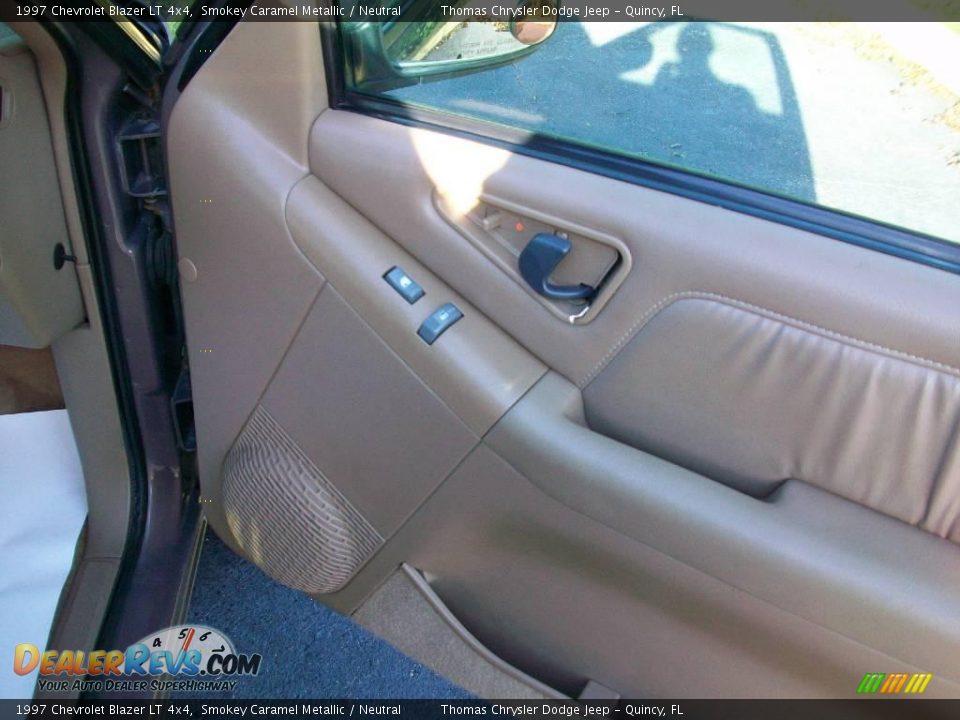 1997 Chevrolet Blazer LT 4x4 Smokey Caramel Metallic / Neutral Photo #10