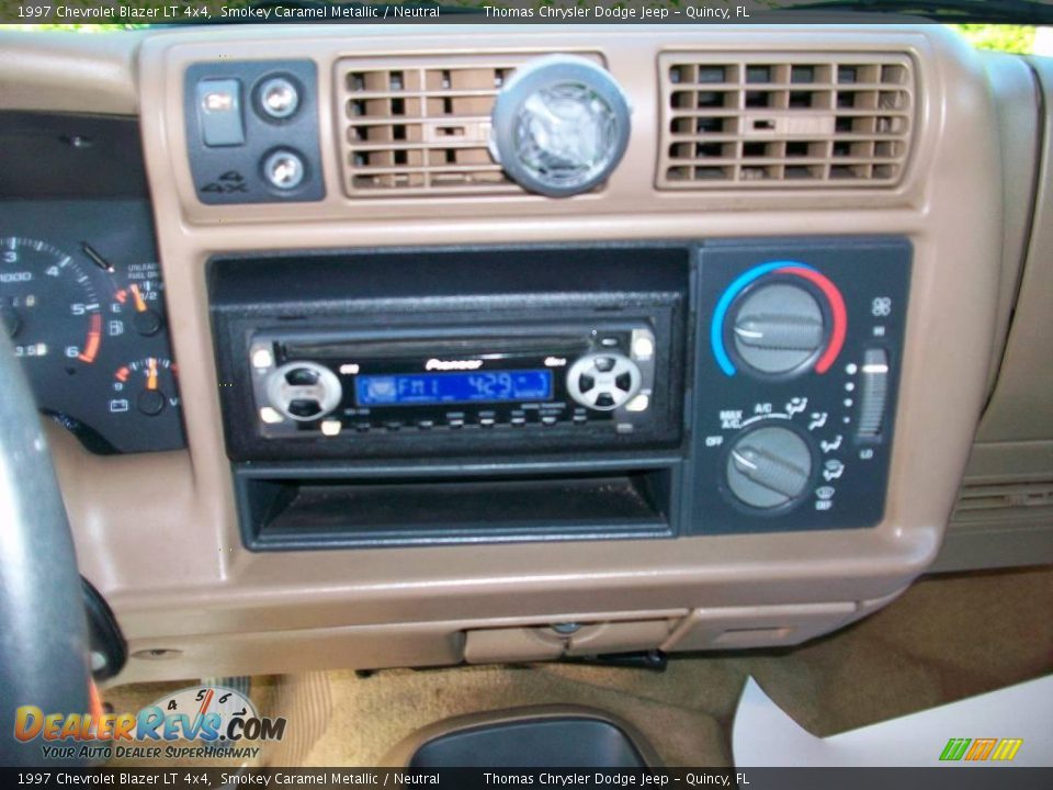 1997 Chevrolet Blazer LT 4x4 Smokey Caramel Metallic / Neutral Photo #15