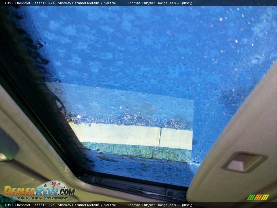 1997 Chevrolet Blazer LT 4x4 Smokey Caramel Metallic / Neutral Photo #16