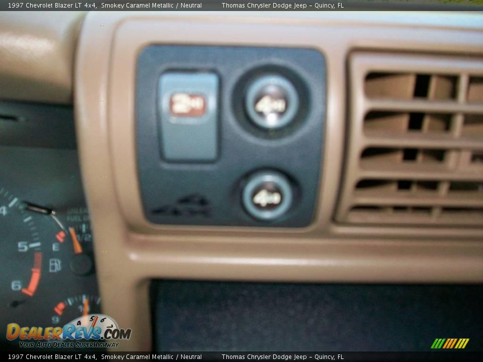 1997 Chevrolet Blazer LT 4x4 Smokey Caramel Metallic / Neutral Photo #17
