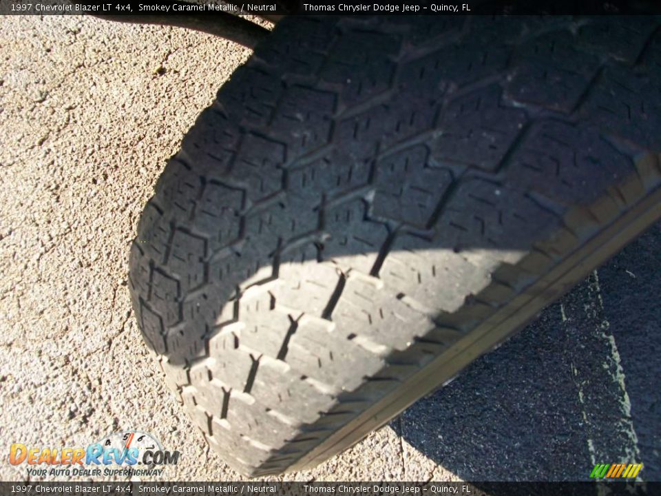 1997 Chevrolet Blazer LT 4x4 Smokey Caramel Metallic / Neutral Photo #19