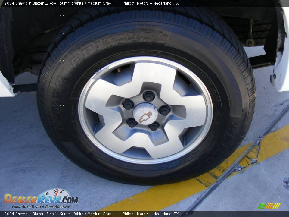 2004 Chevrolet Blazer LS 4x4 Summit White / Medium Gray Photo #15