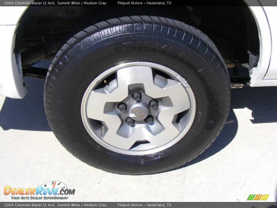 2004 Chevrolet Blazer LS 4x4 Summit White / Medium Gray Photo #16