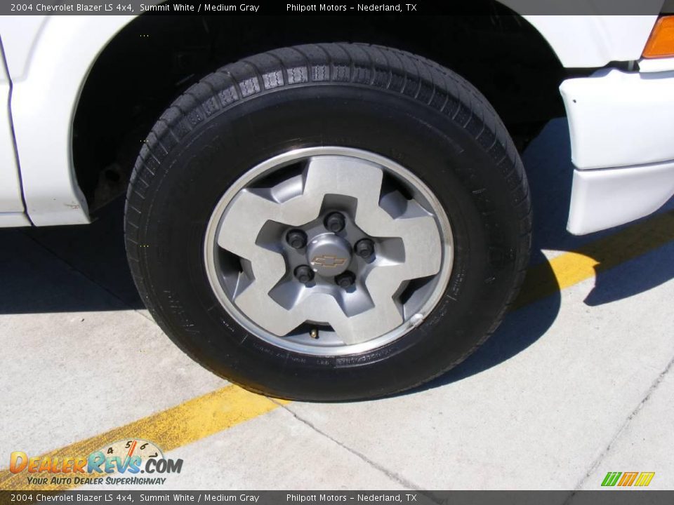 2004 Chevrolet Blazer LS 4x4 Summit White / Medium Gray Photo #17