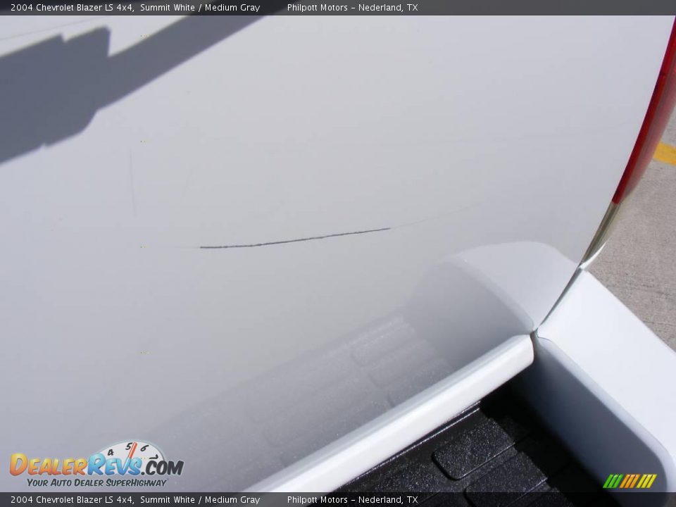 2004 Chevrolet Blazer LS 4x4 Summit White / Medium Gray Photo #21