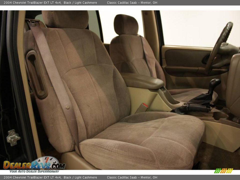 2004 Chevrolet TrailBlazer EXT LT 4x4 Black / Light Cashmere Photo #16