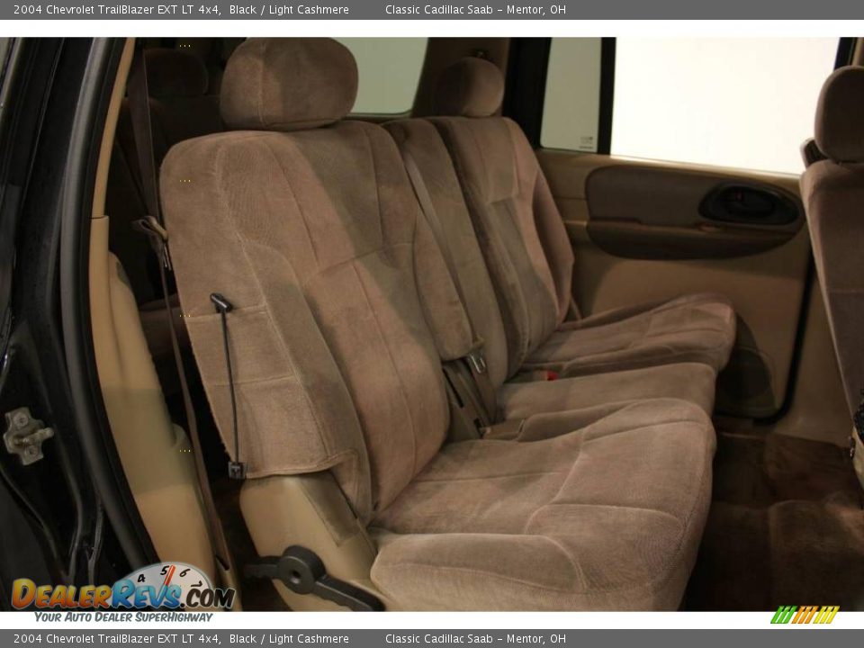 2004 Chevrolet TrailBlazer EXT LT 4x4 Black / Light Cashmere Photo #17