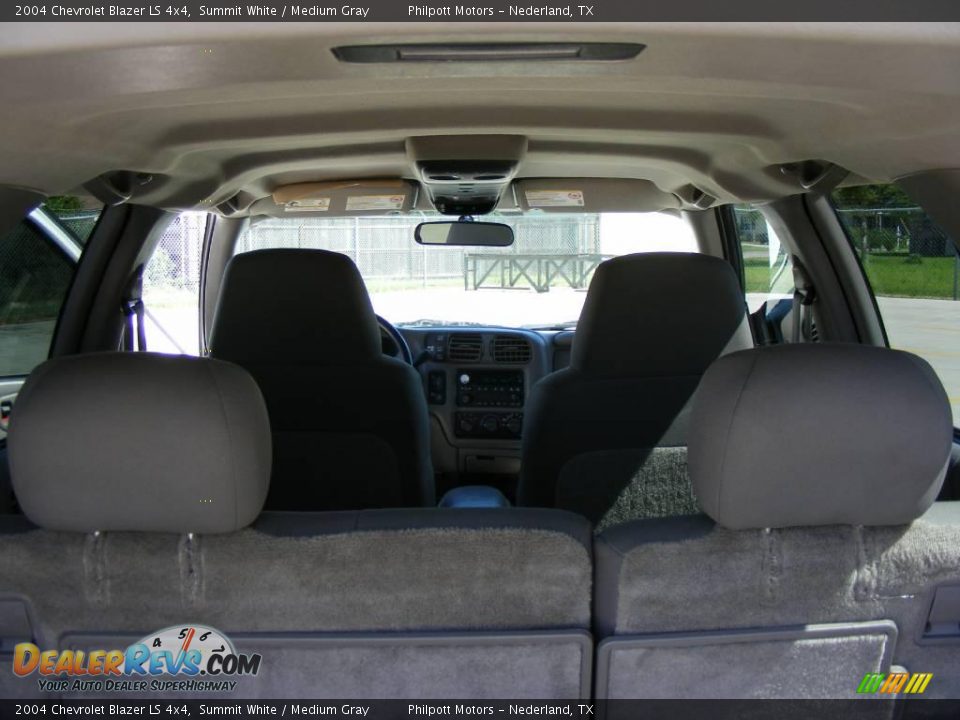 2004 Chevrolet Blazer LS 4x4 Summit White / Medium Gray Photo #34