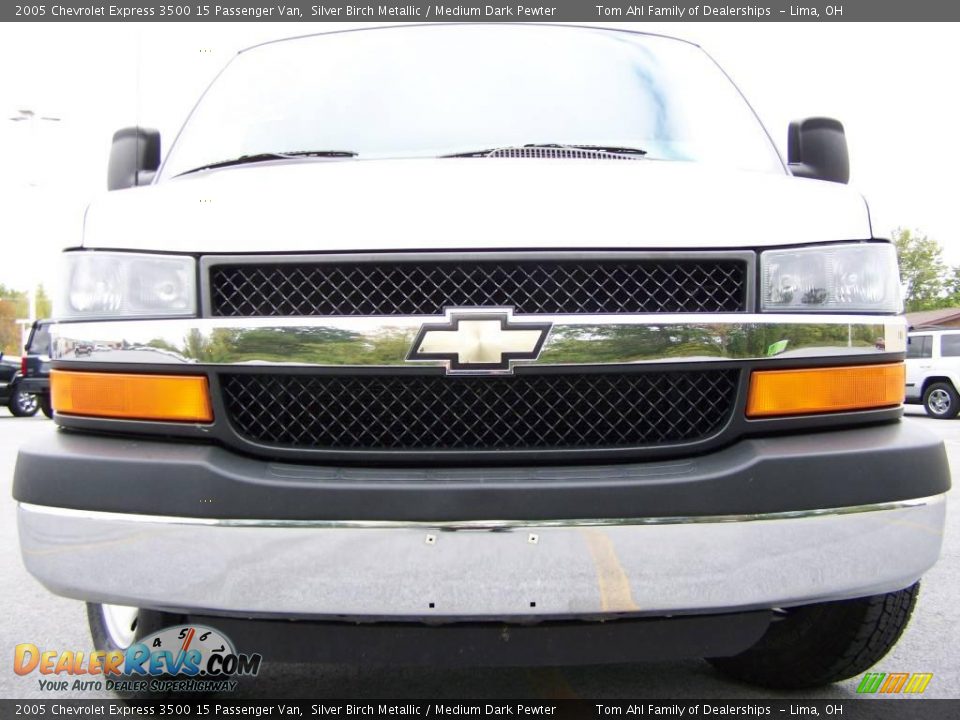 2005 Chevrolet Express 3500 15 Passenger Van Silver Birch Metallic / Medium Dark Pewter Photo #2