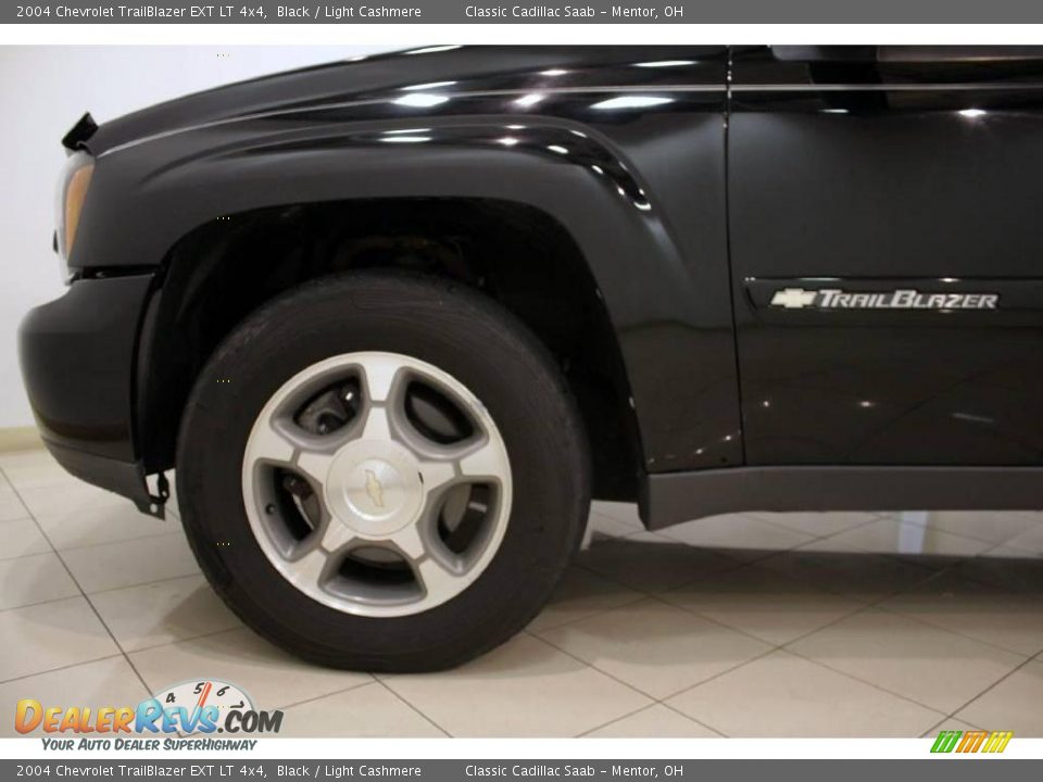2004 Chevrolet TrailBlazer EXT LT 4x4 Black / Light Cashmere Photo #24