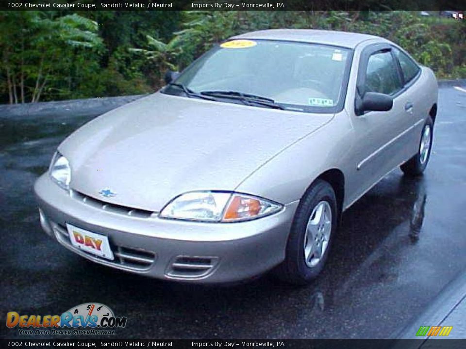 2002 Chevrolet Cavalier Coupe Sandrift Metallic / Neutral Photo #4
