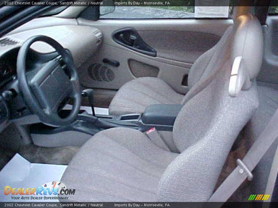 2002 Chevrolet Cavalier Coupe Sandrift Metallic / Neutral Photo #5