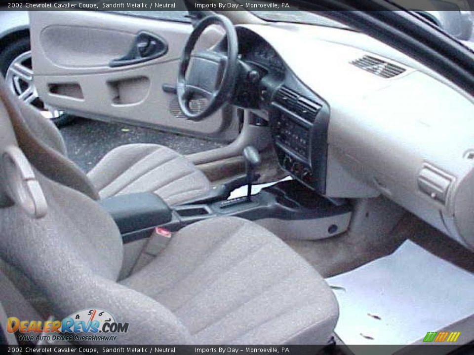 2002 Chevrolet Cavalier Coupe Sandrift Metallic / Neutral Photo #6