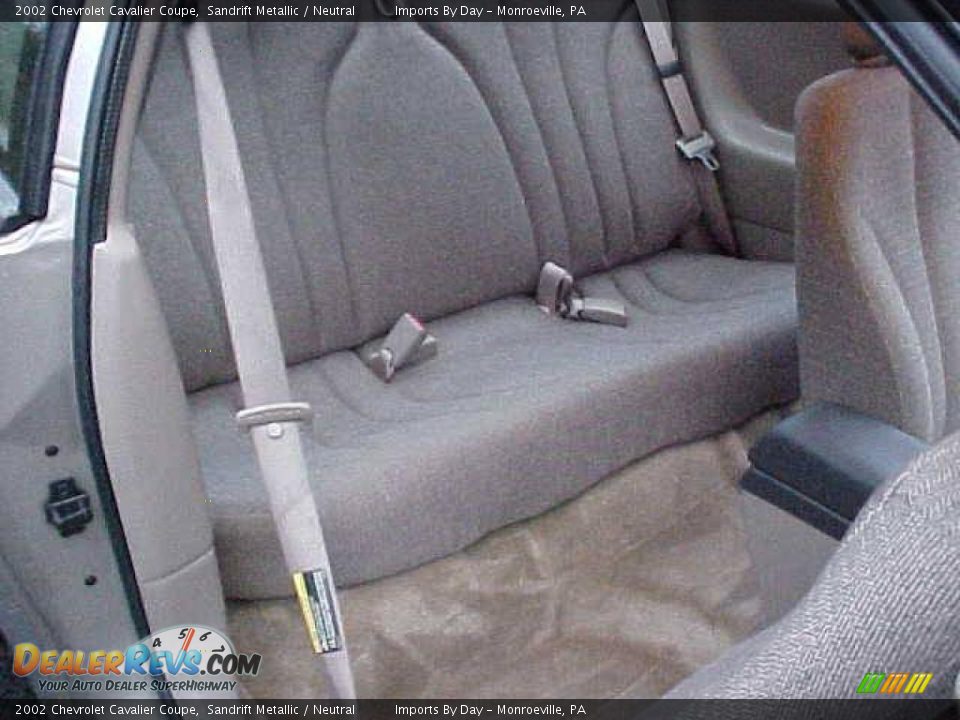 2002 Chevrolet Cavalier Coupe Sandrift Metallic / Neutral Photo #7